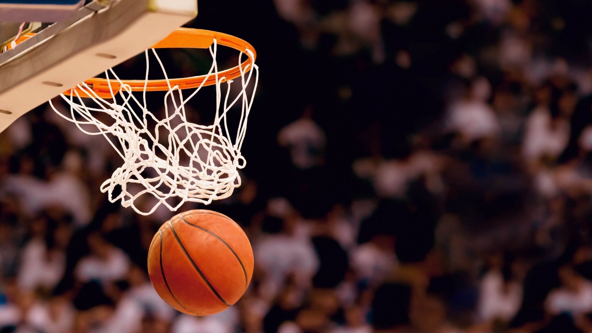 球员赛中裁判通讯录与技术台联络流程公开，足球裁判通讯设备